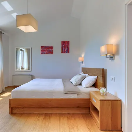 Luna Rossa By Interhome