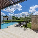 Luna Rossa Villa *